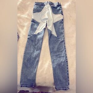 Bundle of Jeans sizes 24,25 & 26’s.